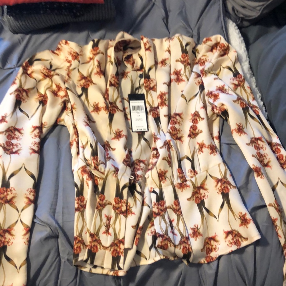 Bcbg floral blouse